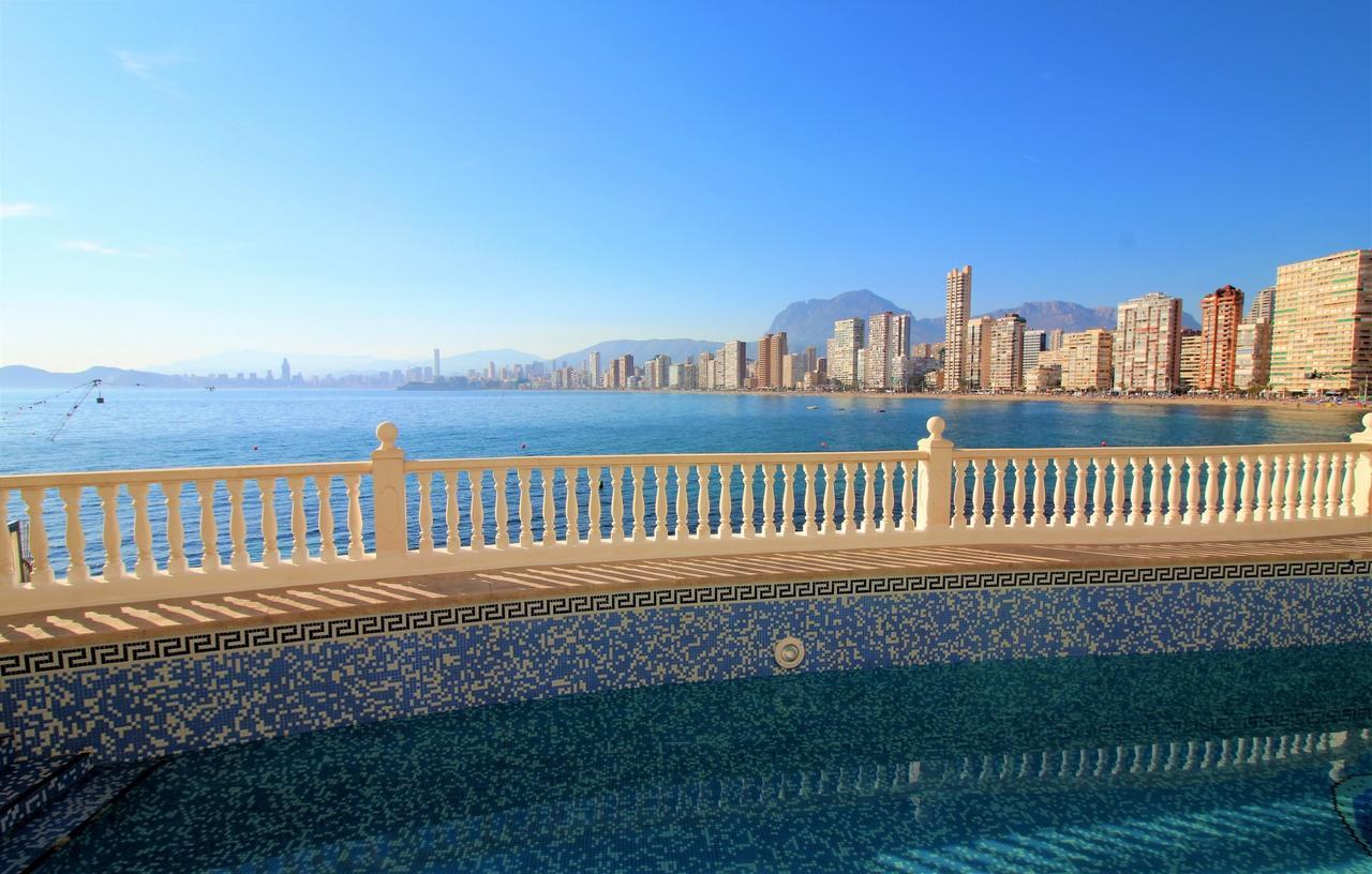Las Algas 5-1 Benidorm Exterior photo