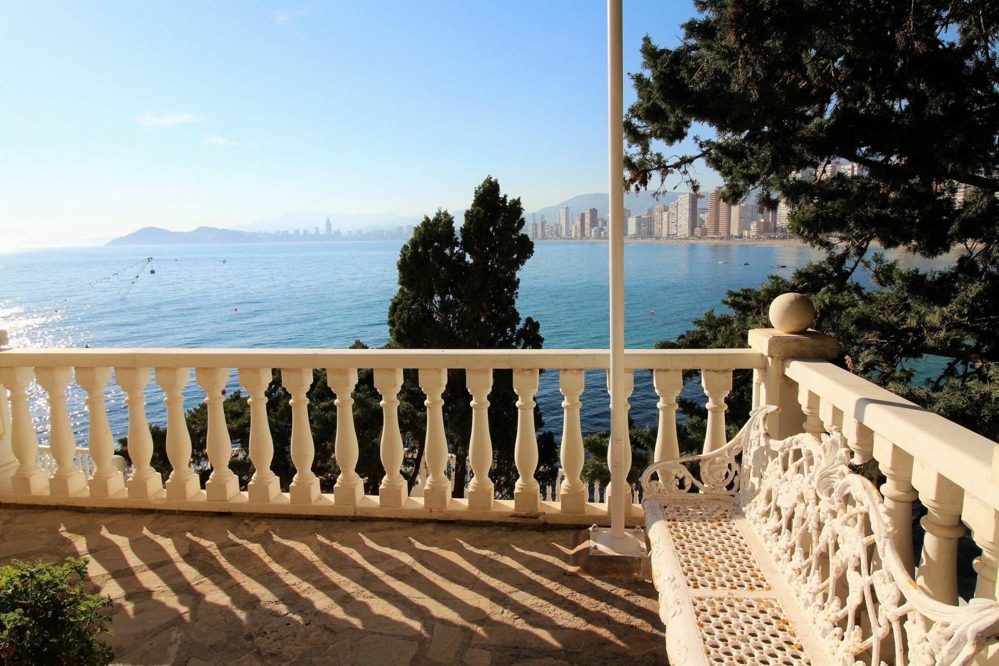 Las Algas 5-1 Benidorm Exterior photo